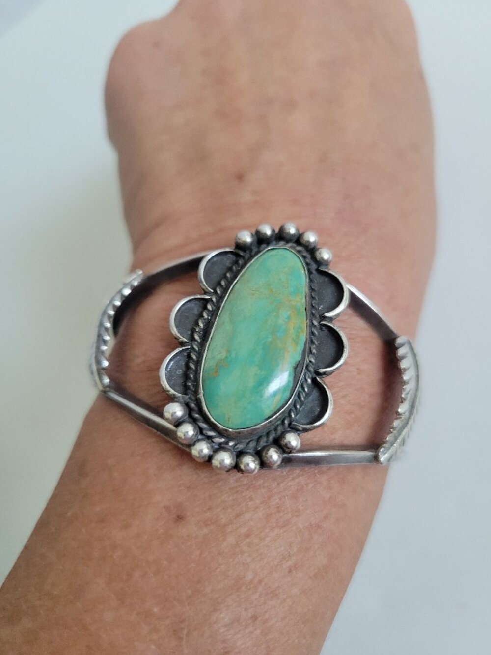 Vintage Navajo Sterling Silver Green Turquoise Feathers Flower Cuff Bracelet
